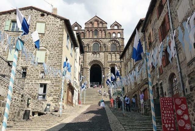 T 2 Cosy Dans Le Centre Historique Apartman Le Puy-en-Velay Kültér fotó